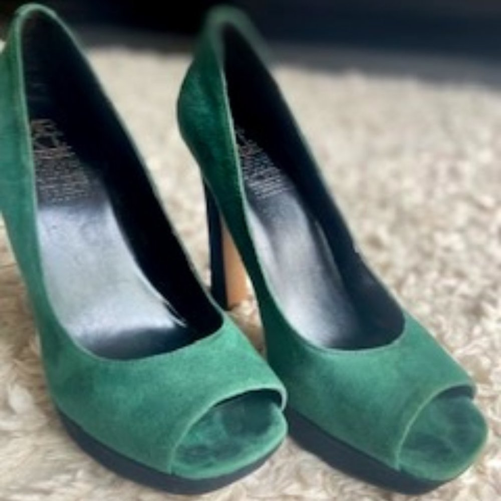 MRKT Green & Black Suede Platform Pumps